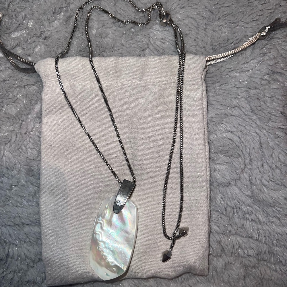 Kendra Scott Inez Necklace - Ivory Mother of Pearl with Silver Hardware